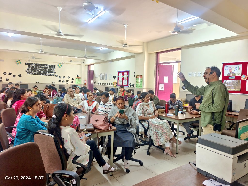 karshan01's tweet image. अस्तित्व स्थिर है,
जागृति और प्रगति निश्चित है।✨💫✨
हैप्पीनेस पाठ्यक्रम ईमानदारी, ज़िम्मेदारी और भागीदारी के सिद्धांतों को समझाते हुए हमें और हमारे बच्चों को बेहतर इंसान बनाता है। 🌼🌱
दो दिवसीय हैप्पीनेस कार्यशाला का सफल समापन🌱💖
#TransformativeEducation
#Happiness_Classes