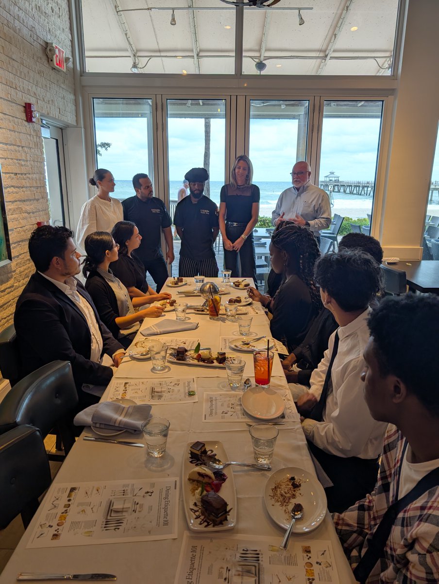 snowscholarship's tweet image. 🍽️Dining Etiquette! A huge thank you to Danielle Rosse, Kali Williams, Chef Duvan Marin, Chef Kevaris Wesby, and the incredible team at @Oceans234 for hosting our #SnowScholars! Scholars learned professional dining skills for networking and dining with future employers!