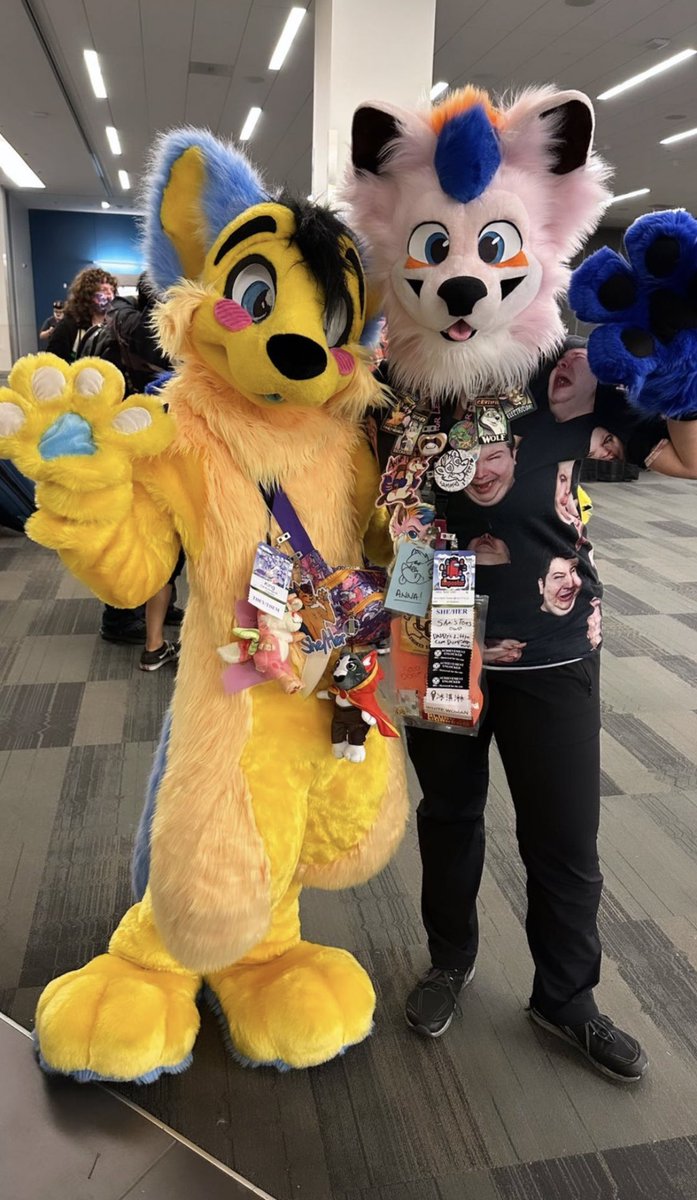 Finn770123's tweet photo. Paws up! Are you going trick or treating? :3c I’m probably gonna! I always do!
🎨 @morefurless & @zerocruxgiven
#furry #fursuit #furryfandom #morefurless #offthechain #fc #fc23 https://t.co/ZVOxWoqTLd