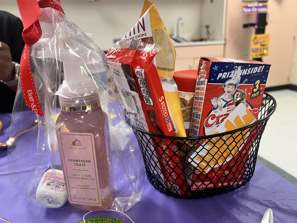 Tina LaFrance (@ela4me) on Twitter photo Big shoutout to <a href="/Jennife515price/">Jennifer Price</a> and the <a href="/EckertES_AISD/">Eckert Elementary</a> teachers and staff for making us feel so appreciated on #NationalCoachesDay! Thank you. Laissez les bons temps rouler! ⚜️💜💛💚 Big shoutout to <a href="/Jennife515price/">Jennifer Price</a> and the <a href="/EckertES_AISD/">Eckert Elementary</a> teachers and staff for making us feel so appreciated on #NationalCoachesDay! Thank you. Laissez les bons temps rouler! ⚜️💜💛💚