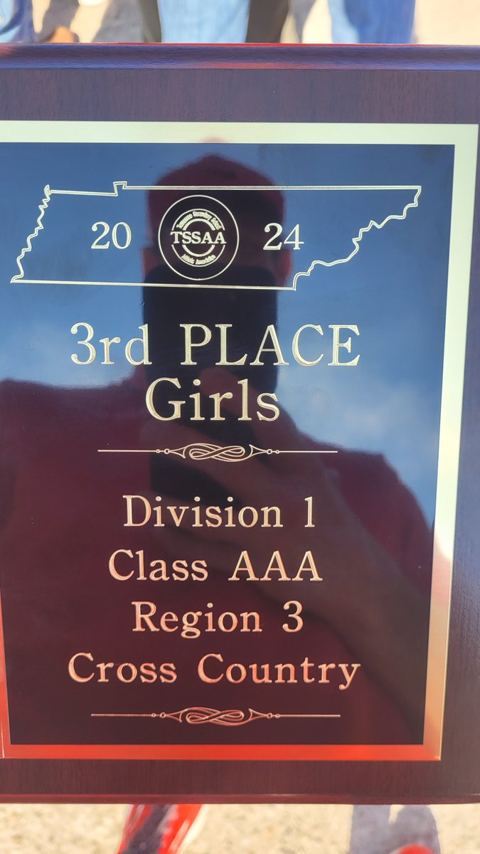 MHSRebelsXC's tweet photo. These teams killed it today at the Region 3 Championship! 
Individual girls champ is Emma Roberts. On to State for both teams! @home https://t.co/5Oy3l21Fkg