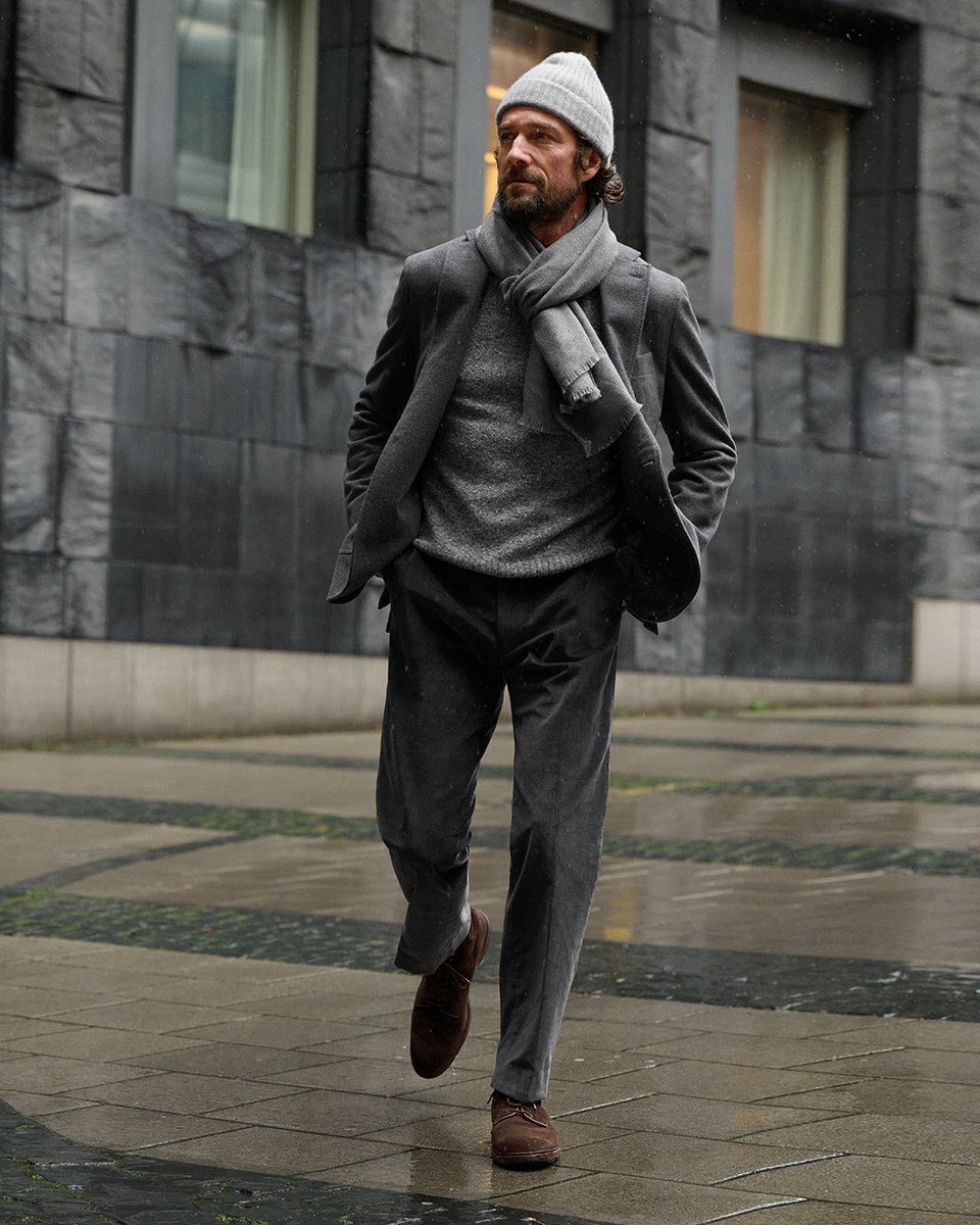 Presenting Part 2 of our new Fall/Winter 2024 collection.

Focusing on soft finishes, easy silhouettes, and a muted neutral palette in a city filled with historic beauty.

Now available online and in-store. Explore the collection here: propercloth.com/lookbooks/fw-2…