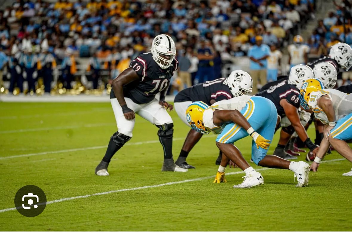 Quan_Byers's tweet photo. #AGTG after a great conversation with @CoachHaney_ I am blessed to receive a division one offer from Texas Southern University #gotigers @ReedHeim @kylekeese @mike_gallegos16 @DentonGuyer_FB @dishman_cris @TSUFootball https://t.co/MirTAlmPgz