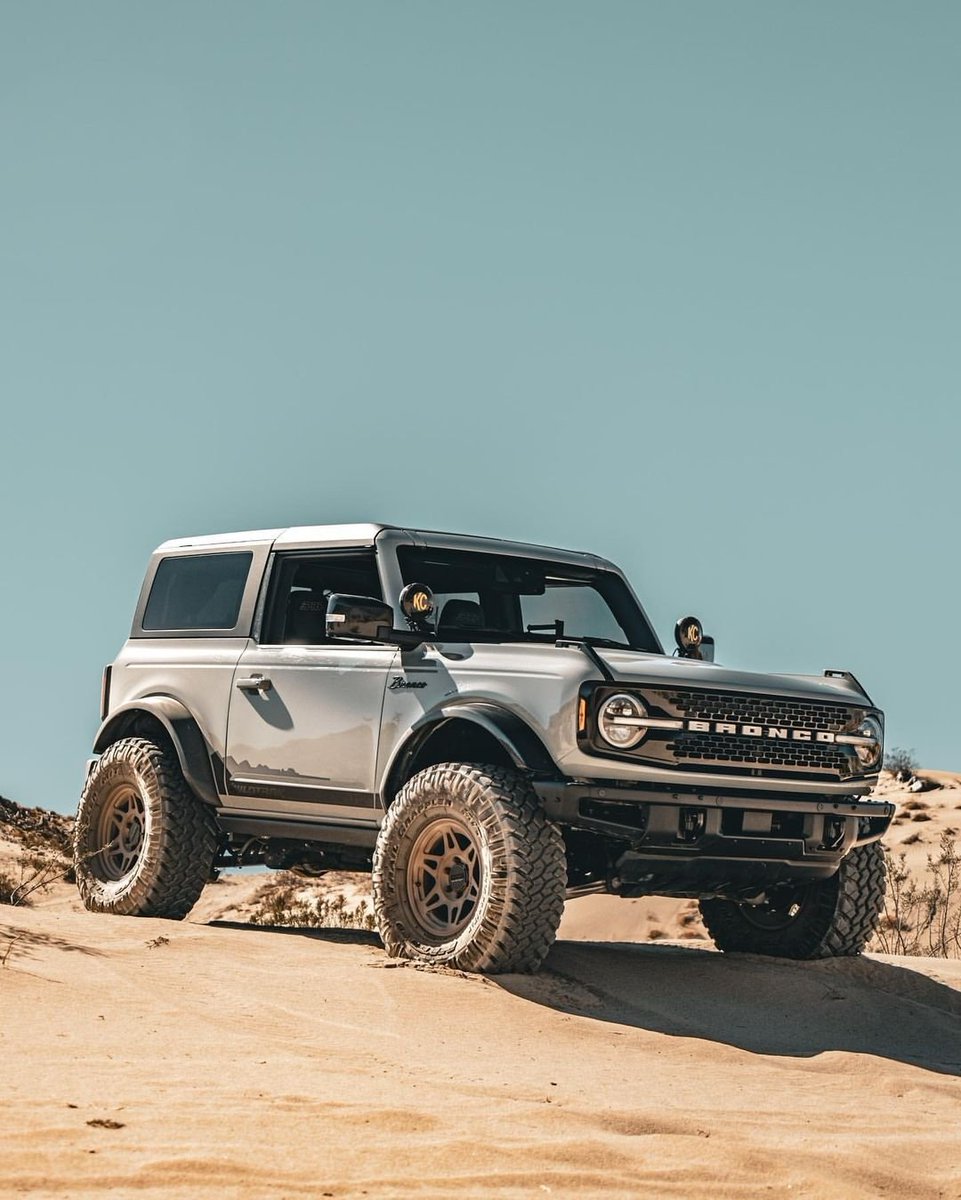 FreSherFord's tweet photo. Brewing up a sandstorm. #FordBronco 
📸: @austin_berendes https://t.co/lRSLXcBEhl