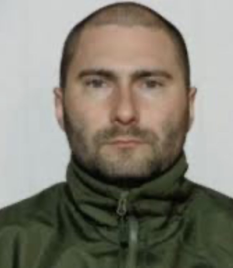 Окупанти засудили військовополоненого Олексія Максимова до 18 років в'язниці. Захиснику закидають нібито тероризм. Росіяни полонили його у травні 2022 року на заводі “Азовсталь”.
is.gd/9cWKEX