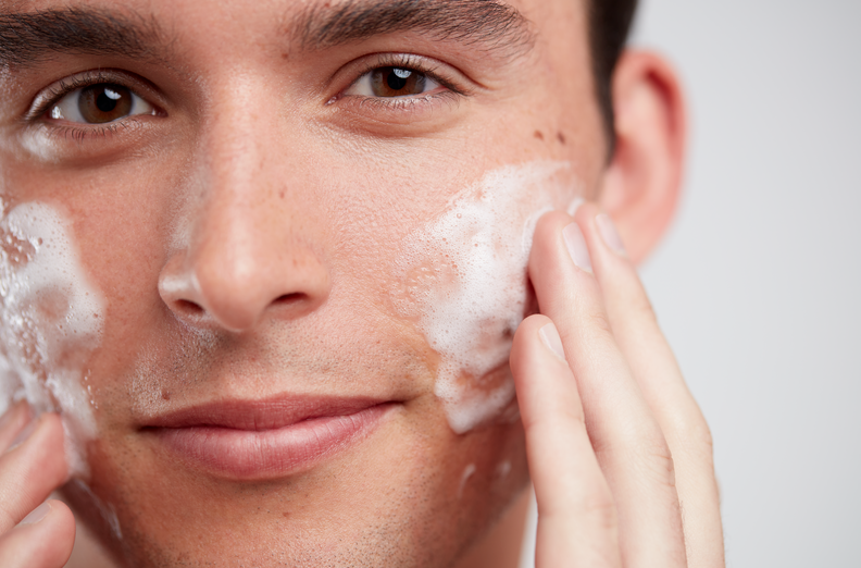 It's ONLY 2 Paydays to Christmas so we are going to start showcasing our beautiful ELEMIS Christmas Gift Collections 🥰
Why not a guy you love to great skin in 2025 😊
The Men's ELEMIS Grooming Collection is a perfect gift!

Only £75 RRP – Worth £104.50 – Saving £29.50