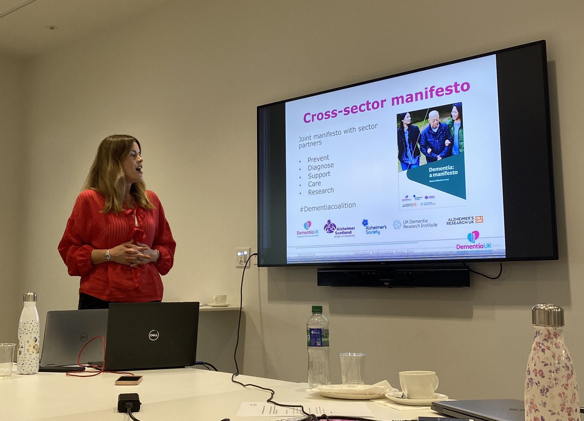 Empowering to spend time with fellow #VolunteerAmbassadors from <a href="/DementiaUK/">Dementia UK</a> learning about exciting new projects. So much enthusiasm &amp; determination to make a difference by raising awareness of the charity’s specialist dementia #AdmiralNurses for families affected by #dementia