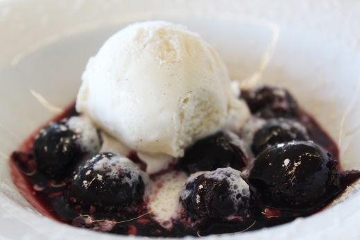 🍁Prueba el menú de otoño y entra en calor con las propuestas de nuestro chef. Reserva la visita a bodega 🍷 y comida en nuestro salón con vistas panorámicas al viñedo y disfruta de #LaRioja en la mejor época del año! #enoturismo #gastronomia #bodega #vino bodegasfya.com/gastronomia/