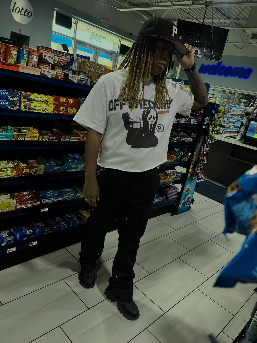 _SupremeTee's tweet photo. Ms. Wide receiver she know I’m the catch 🖤 https://t.co/BoMxQillkV