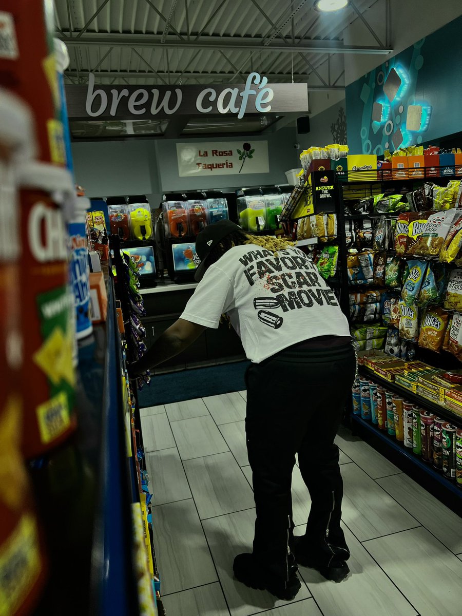 _SupremeTee's tweet photo. Ms. Wide receiver she know I’m the catch 🖤 https://t.co/BoMxQillkV