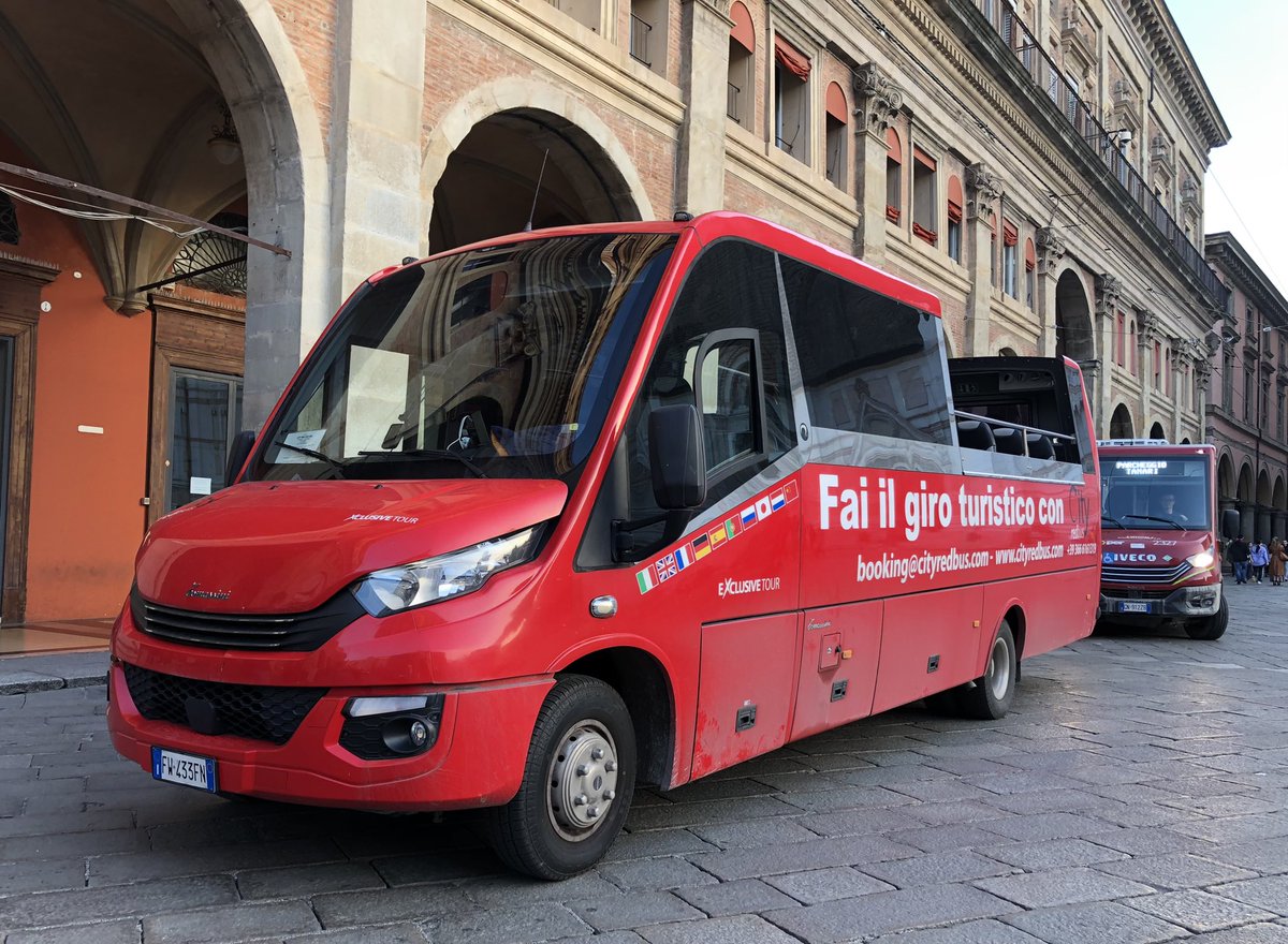 There are some quirky buses to be seen here in Bologna.  Dual door and open topped minibuses, open top single decks (presumably needed because of the trolley bus wires) and these dinky little electric buses!  All a bit different to the norms back home!