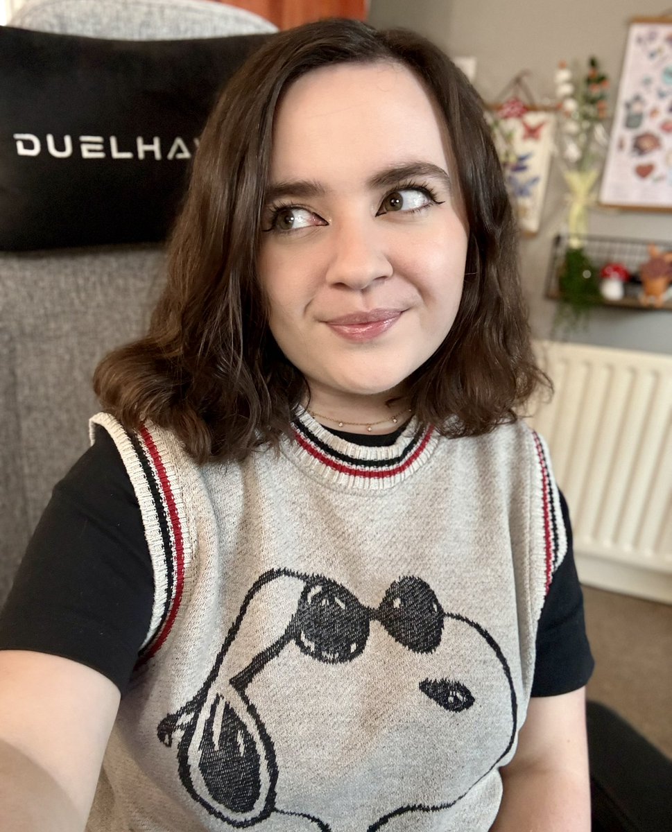 live post dental surgery 🦷 catching up then playing little nightmares 2!!! 🌌

twitch.tv/kylaful