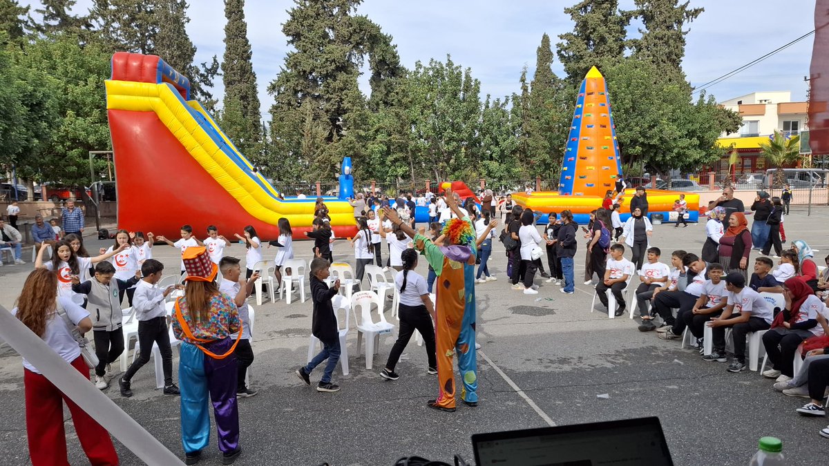 Elvanlioo's tweet photo. Cumhuriyet Bayramı ve Okulumuzun 100. Yılını birlikte kutladık. Nice yüz yıllarımız olsun. https://t.co/Ws4tCUU1d6