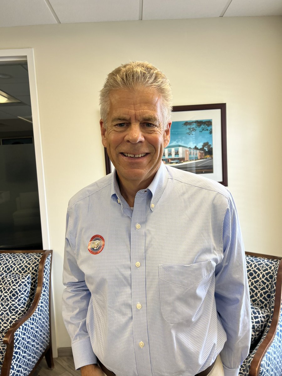 🗳️ Had a chance to vote early today! Thanks to the incredible election workers across the state for all the hard work they are putting in. Early voting ends Saturday, November 2nd.