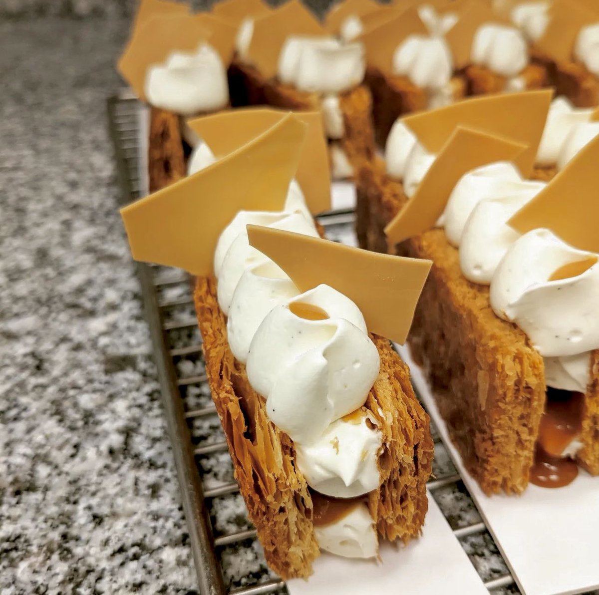 meliledoux's tweet image. Le thread il est long de fou malade alors que j’ai même pas mis encore la moitié, jvai m’arrêter là c’est mieux 

Tenez je spam une dernière fois dsl 🙏🏻🥹