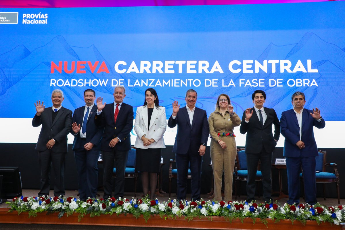 FrancePerou's tweet photo. La Embajadora de 🇫🇷 Nathalie Kennedy participó en el Roadshow de lanzamiento de la fase de obra de la Nueva Carretera Central. Un importante evento que tuvo lugar en la @camaradelima en presencia del Ministro de  @MTC_GobPeru @RaulPerezReyesE  y de representantes de PMOVías. https://t.co/rjUszd3pMH