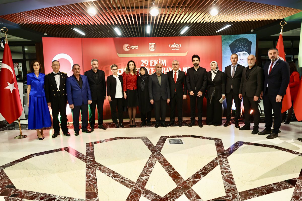 sivasbeltr's tweet photo. Başkanımız Dr. Adem Uzun ve Eşi Lütfiye Uzun hanımefendi, Cumhuriyetimizin 101. yılı ve Cumhuriyet Bayramı nedeniyle Valiliğimiz tarafından düzenlenen resepsiyona katıldı.

Davetlilerle yakından ilgilenen Başkanımız Uzun ve eşi Lütfiye Uzun hanımefendi, konukların Cumhuriyet Bayramlarını tebrik etti.
