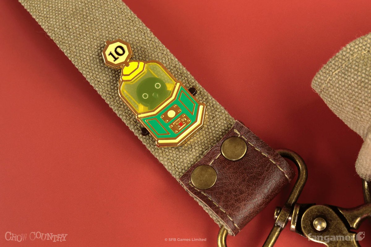 Fangamer's tweet photo. Our first wave of Crow Country souvenirs are here! 

Shirts, pins, and keychains are available now: https://t.co/GobZv8Bxde https://t.co/wqmtLCwH3I