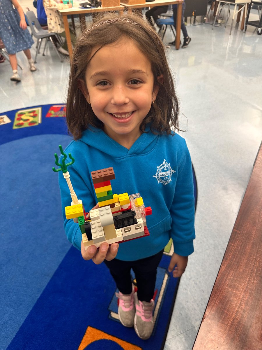 HoldenTheTech's tweet photo. 🌟 Last week in first grade STEAM, we read “I Am A Maker!” 🎨 ✨ We explored a world of possibilities and got creative with our building materials. 🏗️ What amazing things can you make? Let your imagination soar! 🚀 #IAmAMaker #CreativeKids #STEAMfunFridays https://t.co/qbb3ea630z