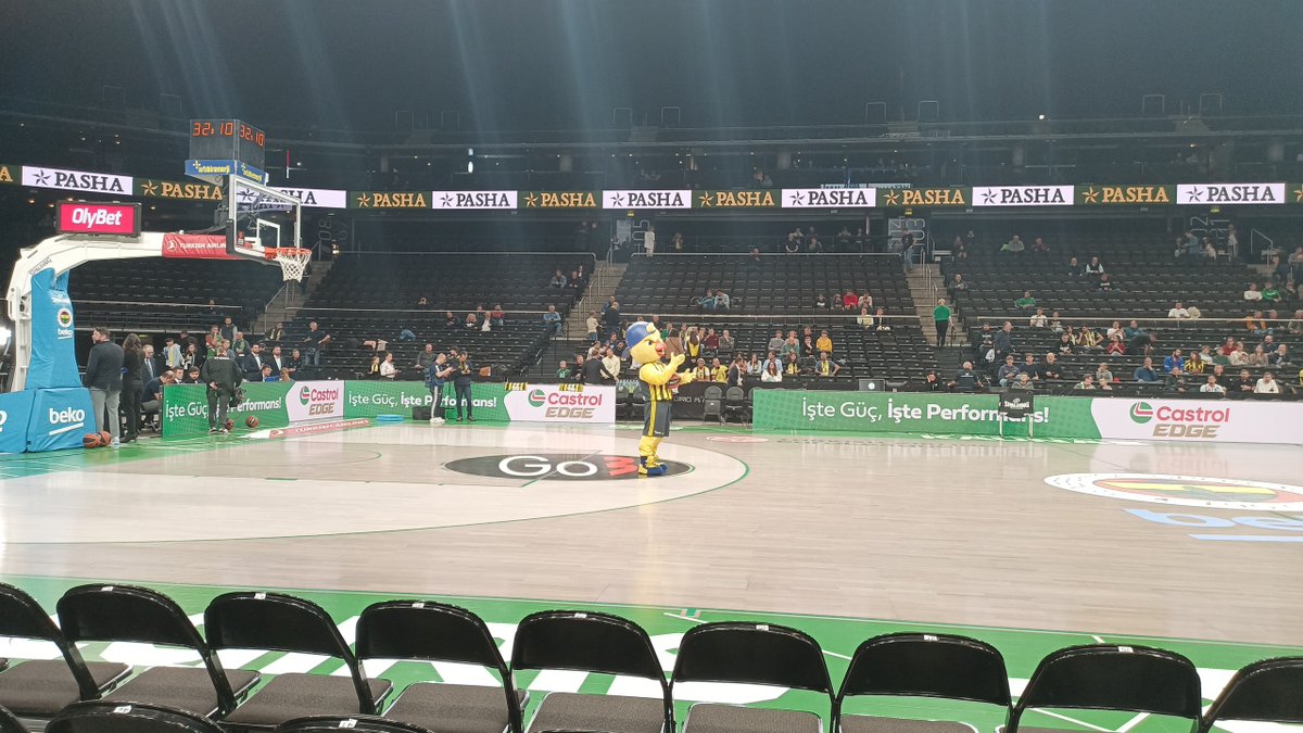 Zalgiris Arenada yerimizi aldık. Seninleyiz FENERBAHÇE Beko
💙💛💙

#YellowLegacy #EuroLeague