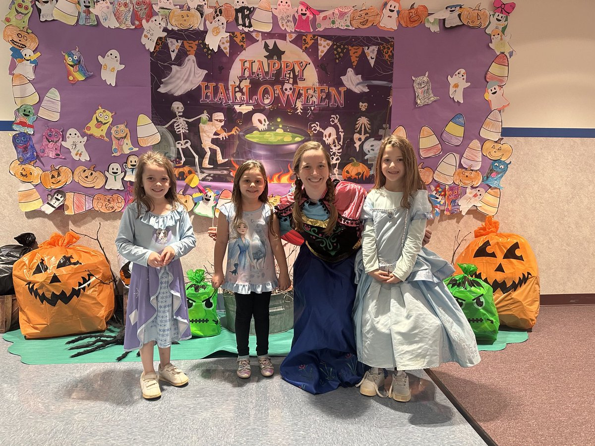 Moraine Elem counselor, Mrs Remley, in costume with some princess friends during #redribbonweek Go Rockets! 🚀 #staydrugfree ⁦<a href="/SRAHSATHLETICS/">Slippery Rock Athletics</a>⁩ ⁦<a href="/SRSD_Library/">Slippery Rock Library</a>⁩