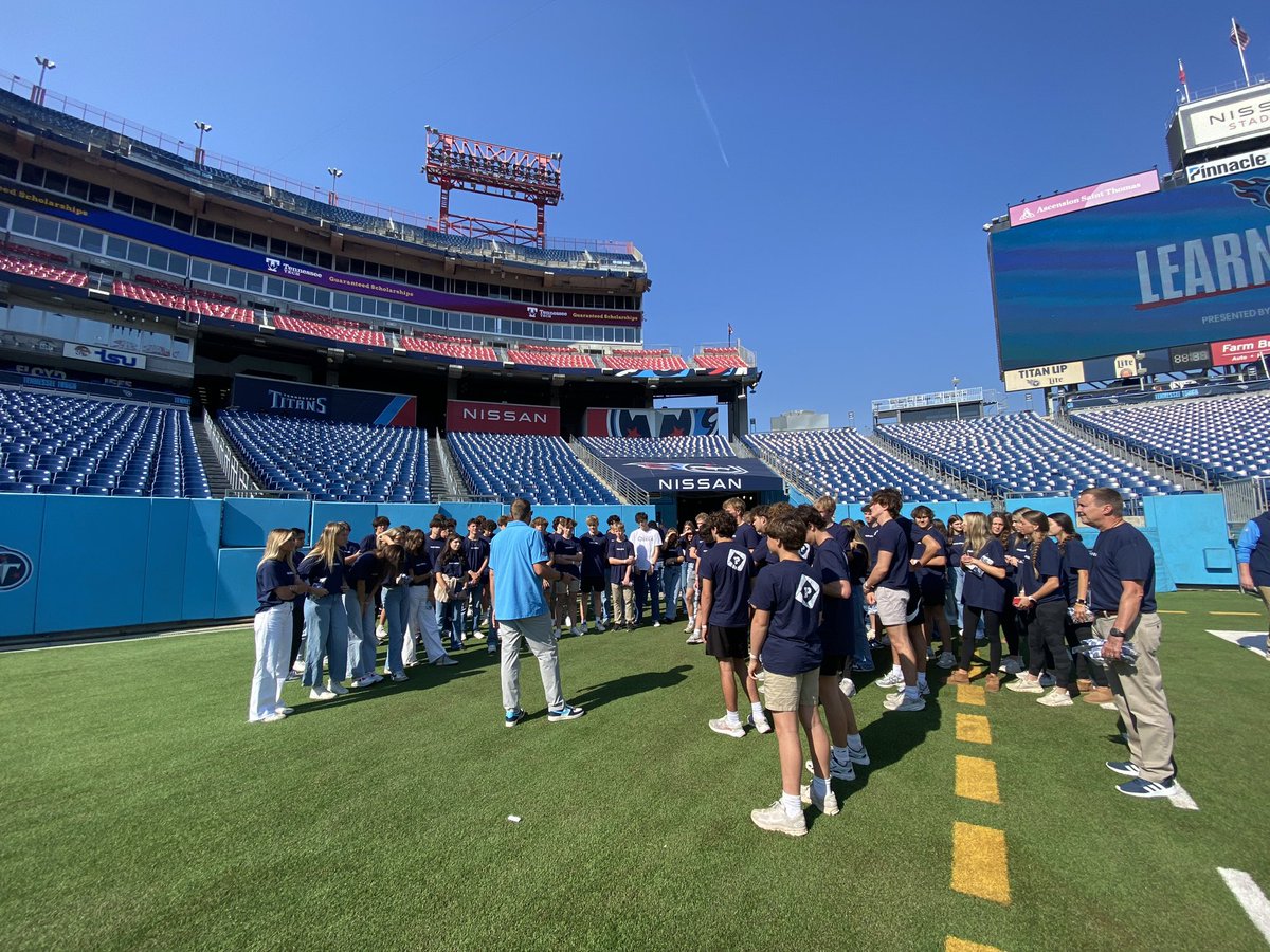 wcsPHSDECA's tweet photo. Page High DECA had a great trip to the annual #TitansLL Thank you @Titans https://t.co/DYBytjIA1p