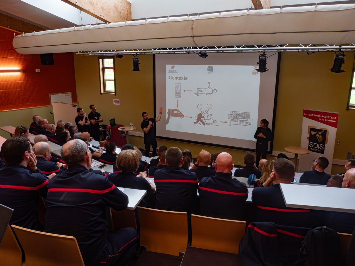 2/3 Elle est intégrée à la tablette des ambulances. Le réseau d’ambassadeurs dans les centres et les modalités de mise en œuvre ont été présentés aux autorités et associations de la communauté des sourds du Département par le LTN HAUTBOIS, l’équipe MC-ASSIST, la direction #SDIS14