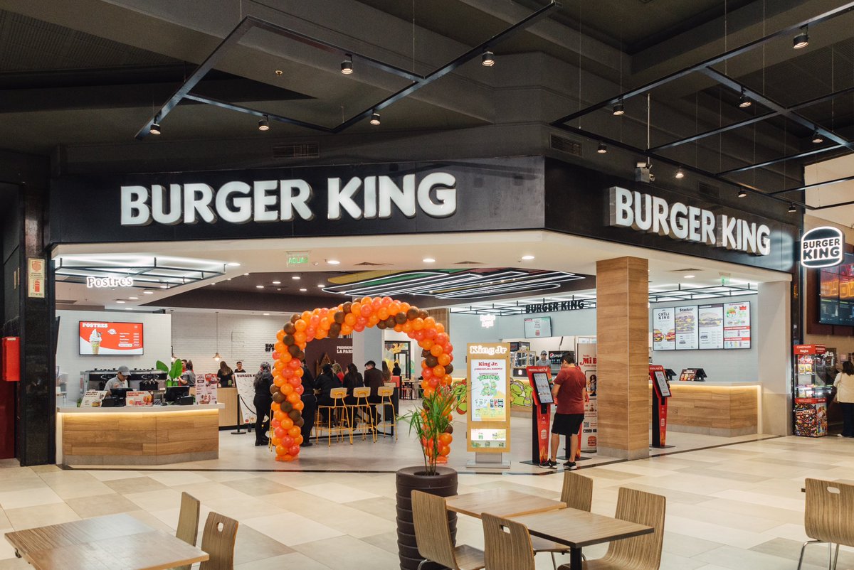 BurgerKingArg's tweet photo. -Hola *con intenciones de que me invites a BK 👑 https://t.co/PmVYYbFatU