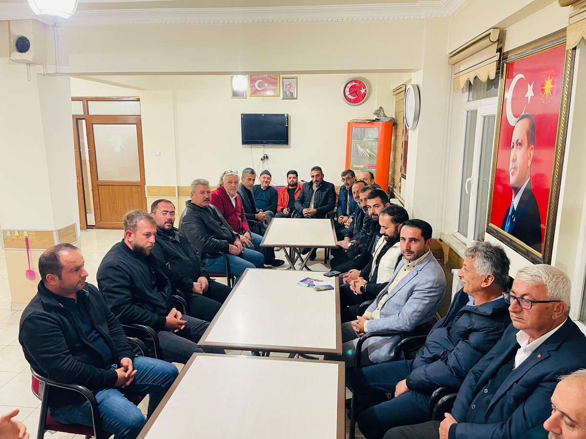 Haftalık Olağan İlçe Yönetim Kurulu Toplantımızı İl Başkan Yardımcılarımız Sn Abidin Sezgin, Sn Güngör Uzun Yönetim Kurulu Üyelerimizin ve Meclis üyemizin Katılımlarıyla Gerçekleştirdik.
Toplantımız Hayırlara Vesile Olsun.