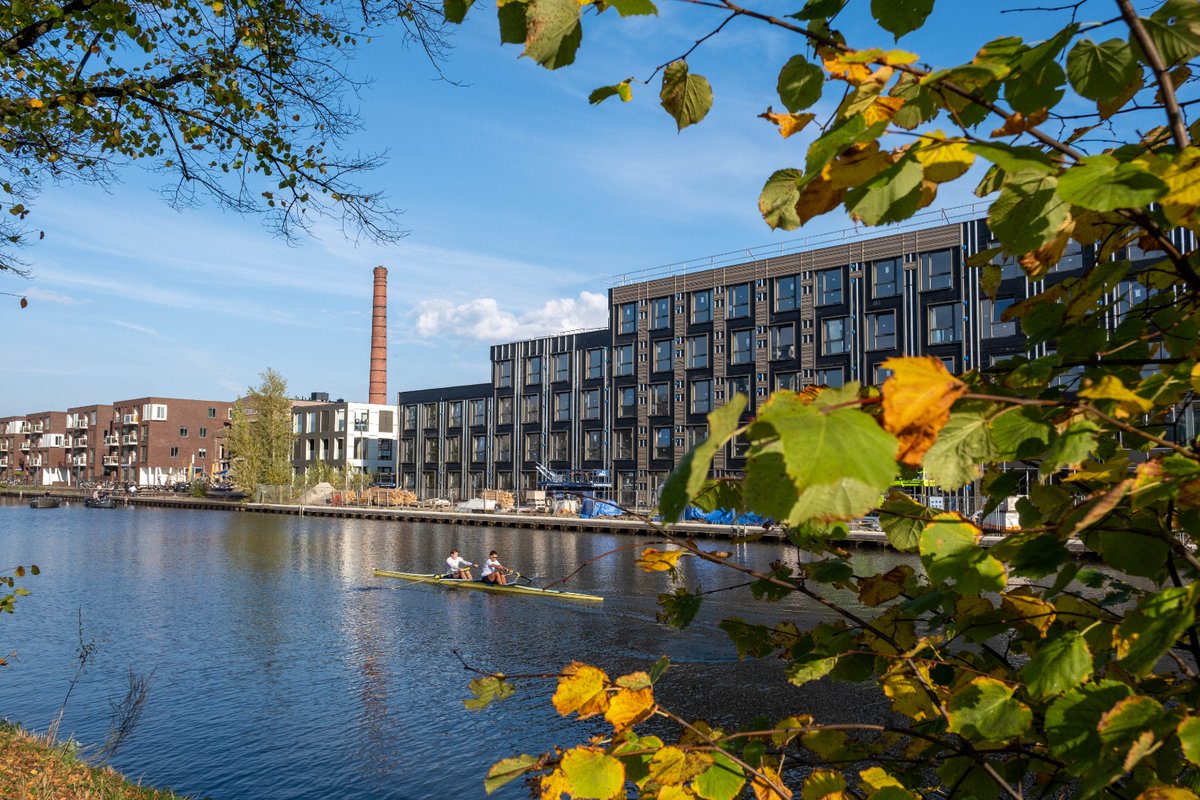 Vandaag bracht <a href="/Leefomgeving/">PBL</a> een rapport uit over tijdelijke woningen als oplossing voor de acute woningnood onder kleine huishoudens. Woonin staat hierachter: liever permanent, maar een tijdelijk dak is beter dan géén dak. Kwaliteit en community staan voorop #flexwoningen #befu