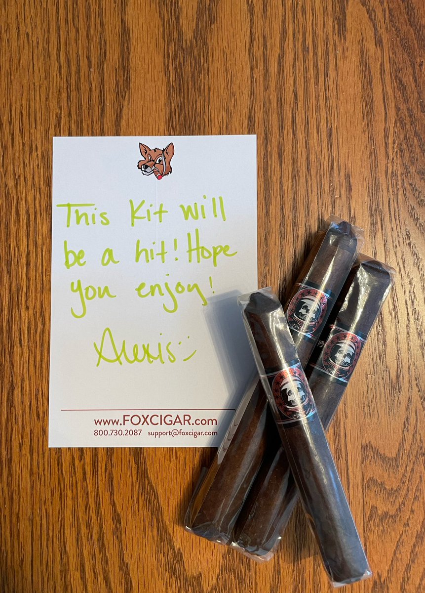 LoverOfCigars's tweet photo. .@fox_cigar, thanks! Great service! https://t.co/fot1Reu4kn