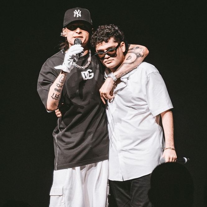 PesoPlumaData's tweet photo. Peso Pluma formará parte del álbum debut de Jasiel Núñez, con los tracks “CALIFORNIA SUNSET”, “AMIRI”, “EN MI MUNDO” y “BIPOLAR”. Disponible el próximo 7 de Noviembre. 🇲🇽🔥 https://t.co/DFokwgnVef