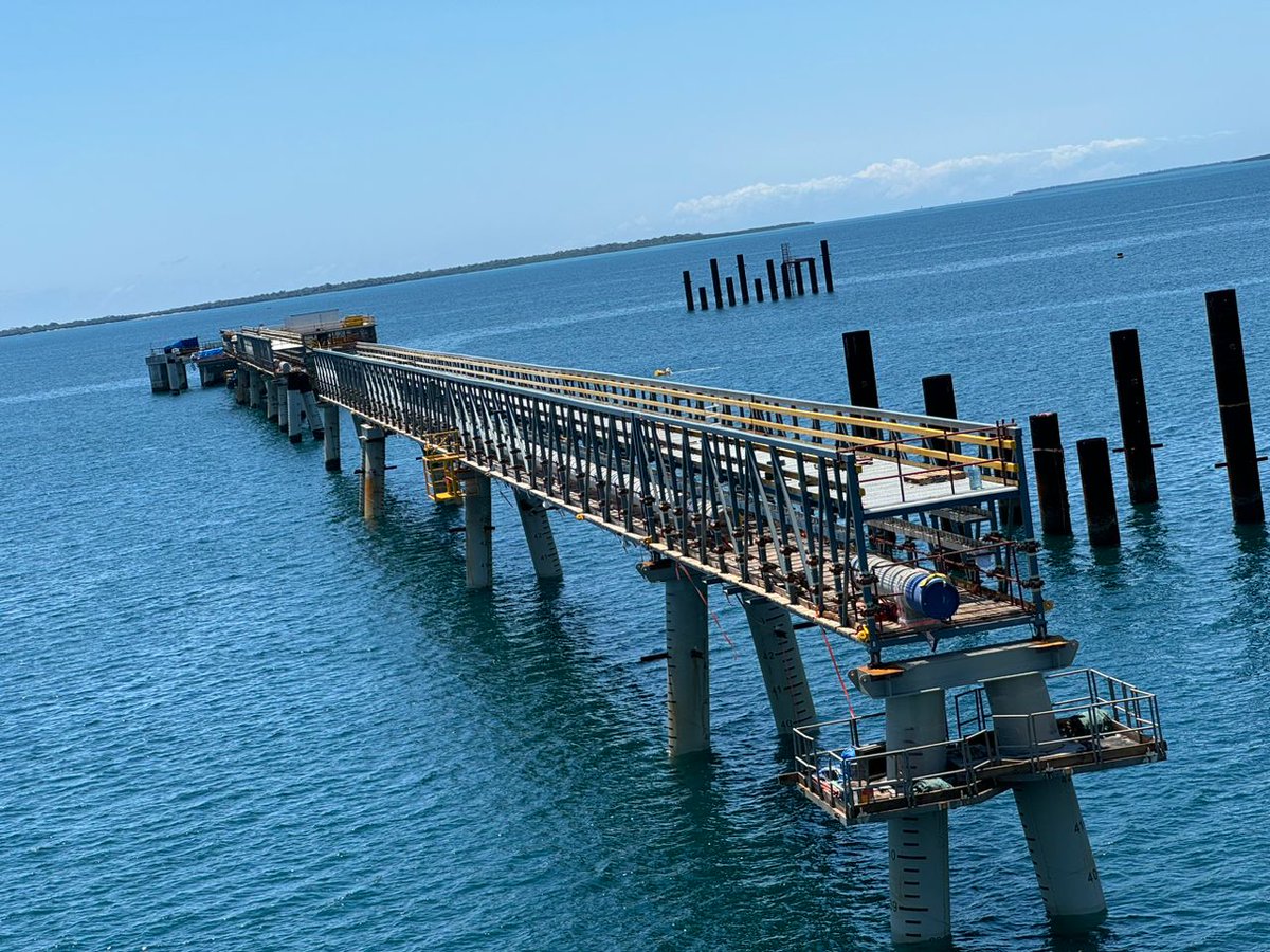 YSsempogo's tweet photo. The same work on the @EACOP_ jetty in photos.
Note that the pipeline is already there ....
#SupportEACOP https://t.co/UWvZIKbdY7