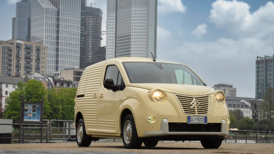 CitroenPassion's tweet image. Avec Caselani, @citroen rend hommage à ses modèles mythiques.  De #ami au #berlingo, leur kit carrosserie spécifique rappelle les icônes #typeh et #2cv 
#passionnementcitroen