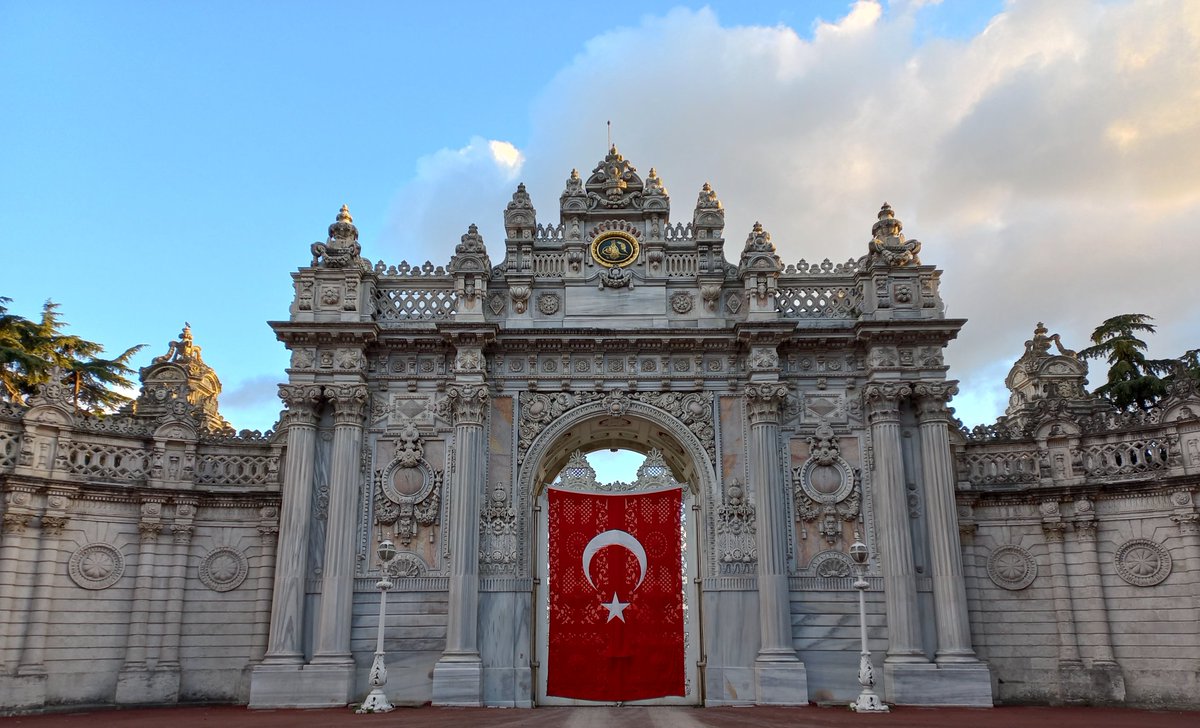 emila0032's tweet photo. #AsBayraklarıAs Al bayrağın gölgesinde nice yaşların olsun Cumhuriyet ✨️ https://t.co/LBu1zWizZS