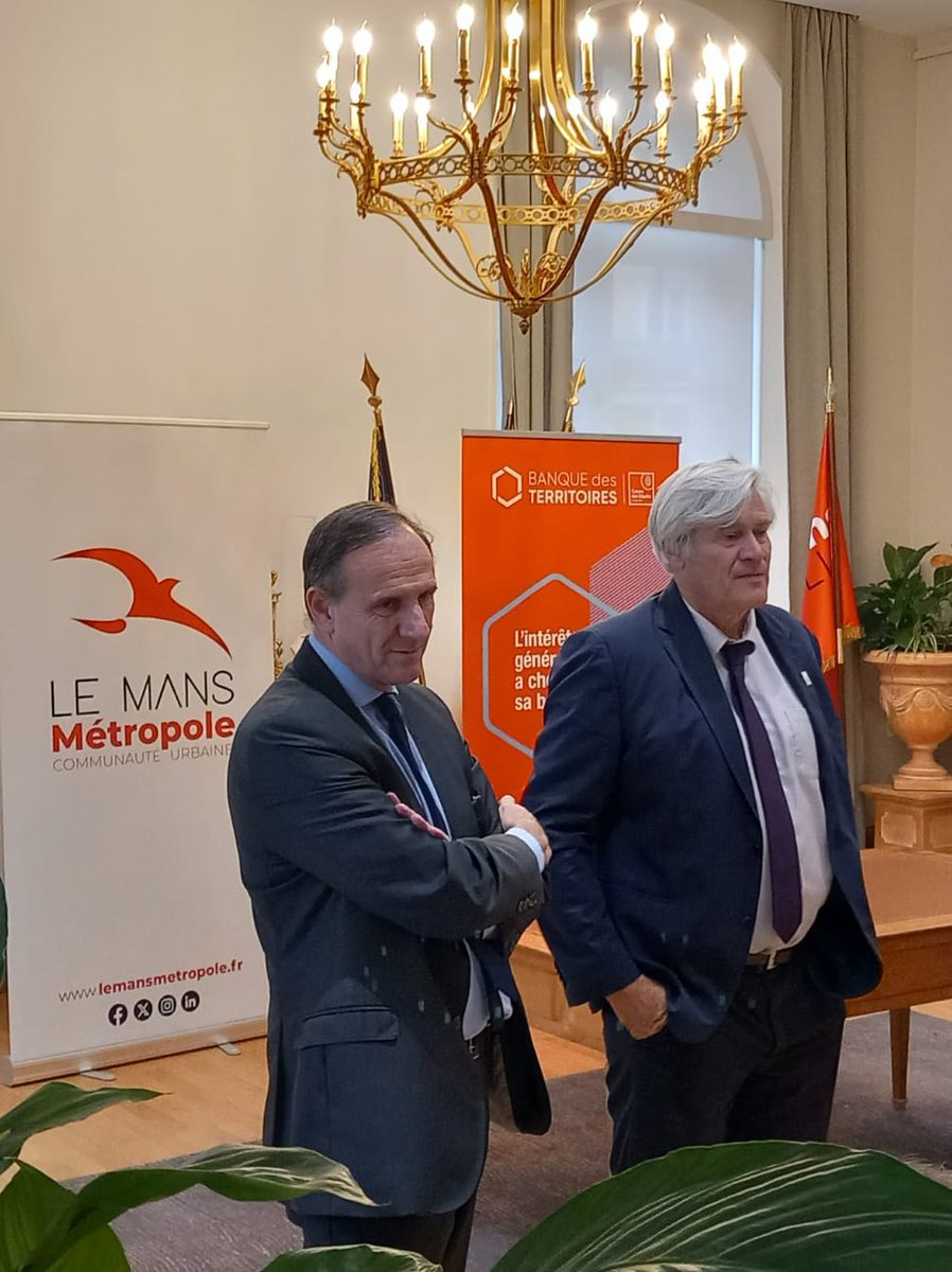 Philippe Jusserand (@bdt_pdl) on Twitter photo ✍🏼Aujourd’hui, nous avons officiellement signé la création de la SEM CENOVIA ÉNERGIES avec <a href="/SLeFoll/">Stéphane Le Foll</a> et <a href="/oliviersichel/">Olivier Sichel</a> ! Grâce à un investissement de 7 096 000€, nous renforcerons notre engagement pour les énergies renouvelables sur Le Mans Métropole. ✍🏼Aujourd’hui, nous avons officiellement signé la création de la SEM CENOVIA ÉNERGIES avec <a href="/SLeFoll/">Stéphane Le Foll</a> et <a href="/oliviersichel/">Olivier Sichel</a> ! Grâce à un investissement de 7 096 000€, nous renforcerons notre engagement pour les énergies renouvelables sur Le Mans Métropole.