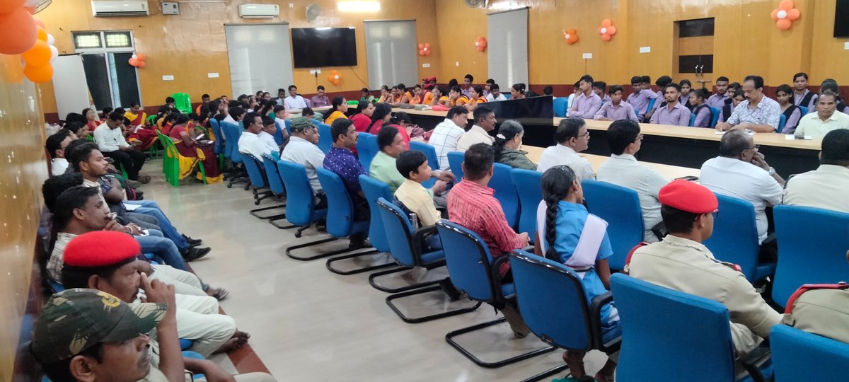 DeocSubarnapur's tweet photo. District level meeting for observation of Odisha Disaster Preparedness Day was conducted under the Chairmanship of ADM, Subarnapur at 11.00 AM on 29.10.2024. The discussion was focused on early warning for early action &amp; involvement of all in disaster preparedness. 
@osdmaodisha https://t.co/KoaV1oJCdA