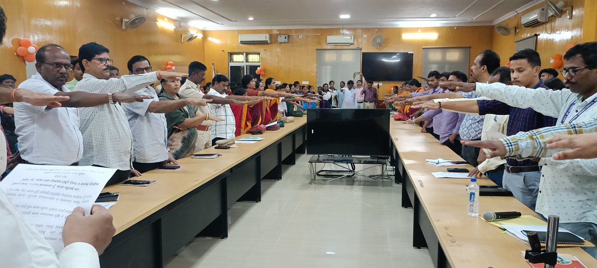 DeocSubarnapur's tweet photo. District level meeting for observation of Odisha Disaster Preparedness Day was conducted under the Chairmanship of ADM, Subarnapur at 11.00 AM on 29.10.2024. The discussion was focused on early warning for early action &amp; involvement of all in disaster preparedness. 
@osdmaodisha https://t.co/KoaV1oJCdA