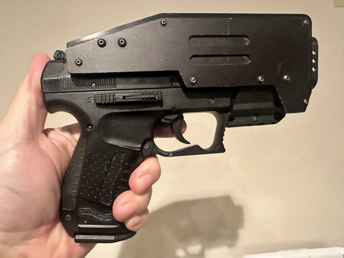 Newest additions to my #DarkMatter prop collection!  Hero metal pistols from One/Four, Two, Three/Four, and Three/Six. <a href="/BaronDestructo/">Joseph Mallozzi 🏴‍☠️</a> <a href="/Mel13Oneil/">Melissa O’Neil</a> <a href="/ranthonylemke/">Anthony Lemke</a> <a href="/therogercross/">Roger Cross</a> #RazaCrew #DarkMatterFamily