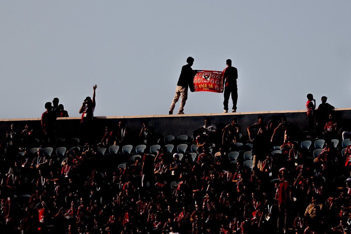 AlAhly's tweet photo. اسمك العالي هيفضل فوق 🔝❤️

#يلا_يا_أهلي https://t.co/MHoEFoQDAc