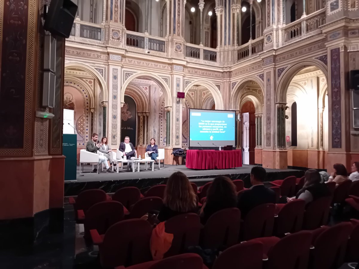 formacioDIVAL's tweet photo. Jornada #DIVALDirectiaTemàtica hui al CC La Beneficència: 'Solucions Pràctiques per a Resoldre les Mancances de Personal en l'Administració Local'.

Ponència de José Vicente Vivó, tècnic de #RRHH de @AjuntamentSueca i taula debat: 'Benchmarking en racionalització de plantilles'. https://t.co/OZMlA3gVQa