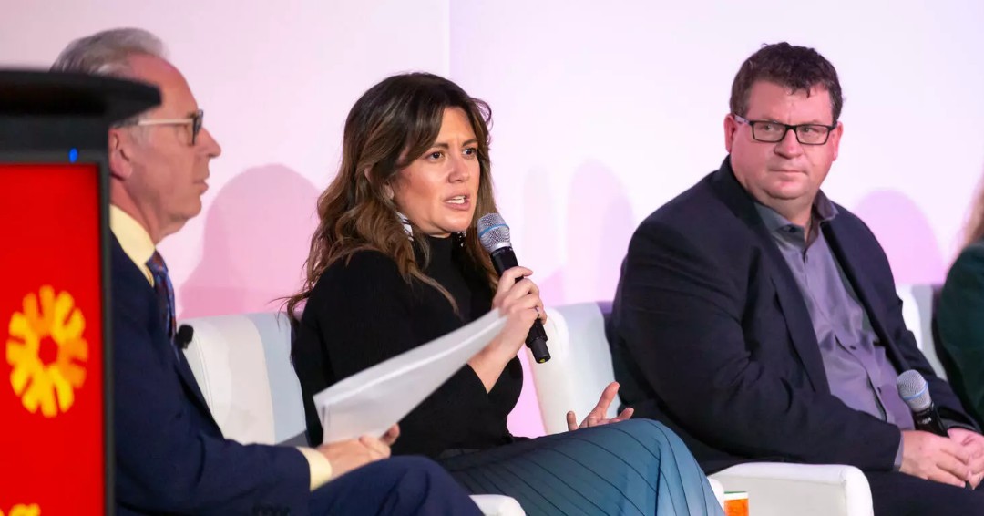 SchulichENGG's tweet image. “We need to put our connections with people &amp;amp; nature at the very center of our decision-making.” A look back at last week&apos;s @UCalgary #CreatingTomorrow event with a keynote address from @kerryeblack.

📺: schulich.ucalgary.ca/news/creating-…

#YYC #UCalgary #Schulich #Engineering