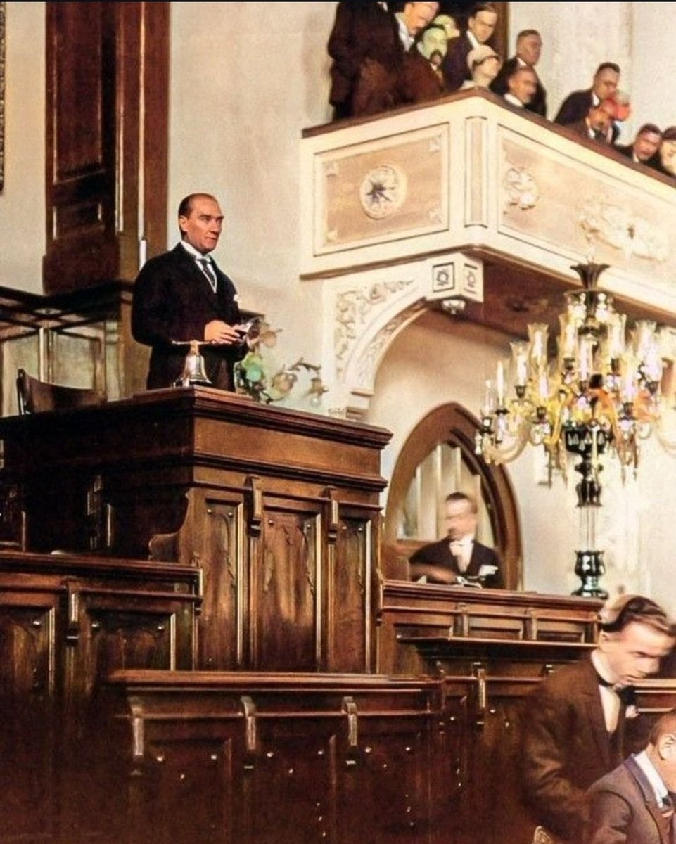 Cumhuriyet Bayramı'mız kutlu olsun.
"Cumhuriyeti biz kurduk, onu yükseltecek ve yaşatacak sizsiniz"
Gazi Mustafa Kemal Atatürk.