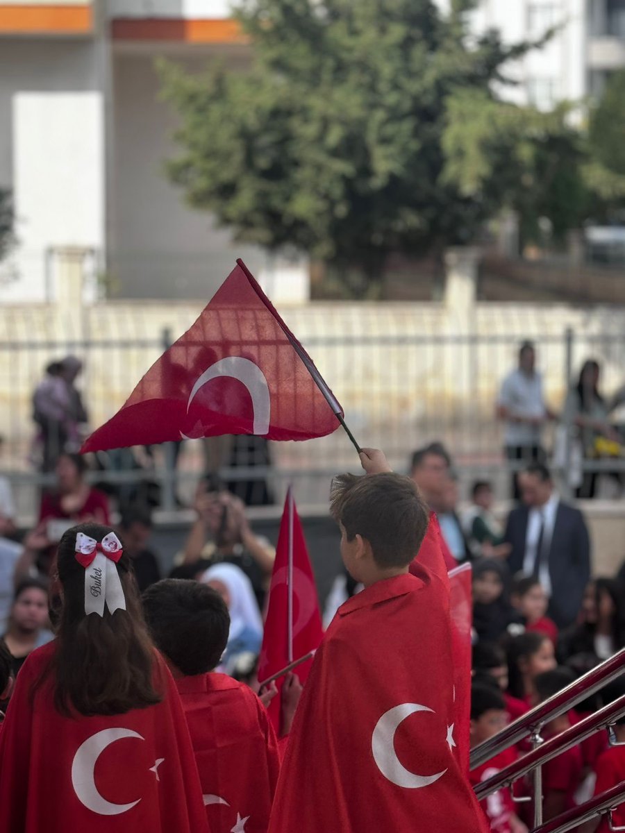 Akkent100's tweet photo. 29 Ekim Cumhuriyet Bayramı büyük bir coşkuyla kutlandı.Daha nice bayramlara🇹🇷🇹🇷🇹🇷 https://t.co/XI7F5p8Gjt