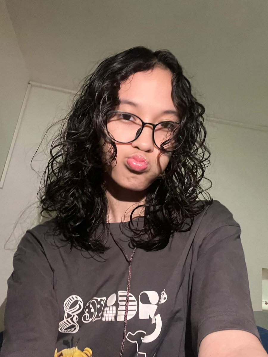 andweydwey's tweet photo. gf curly hair era (so pretty hihi) LABLABBB https://t.co/w02vzbN5S9
