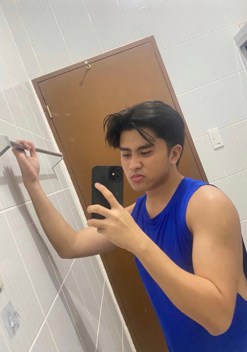 jimuelczm's tweet photo. mom said wag puro polo, magsleeveless naman na ako since bagay naman hehe (madeee my daaay 🥹🤚) https://t.co/tAeMdktpKK