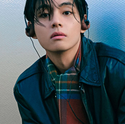 AboutMusicYT's tweet photo. Min Heejin shares that Taehyung of BTS has called her:

"Even though I was going through something, he called me cheerfully and asked if I'm okay". https://t.co/jJpxY4Zarl