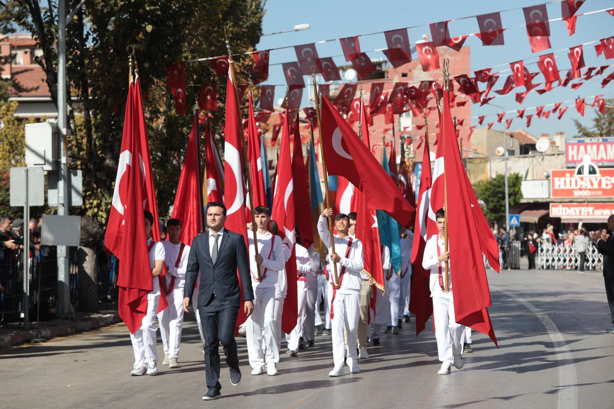 siper_mehmet's tweet photo. Cumhuriyetin kazanıldığı ve temellerinin atıldığı Afyonkarahisar'ımızın Zafer Meydanı'nda, 29 Ekim Cumhuriyet Bayramı 101. Yıl etkinlikleri kapsamında düzenlenen törene katıldık. https://t.co/vV6mabCChk