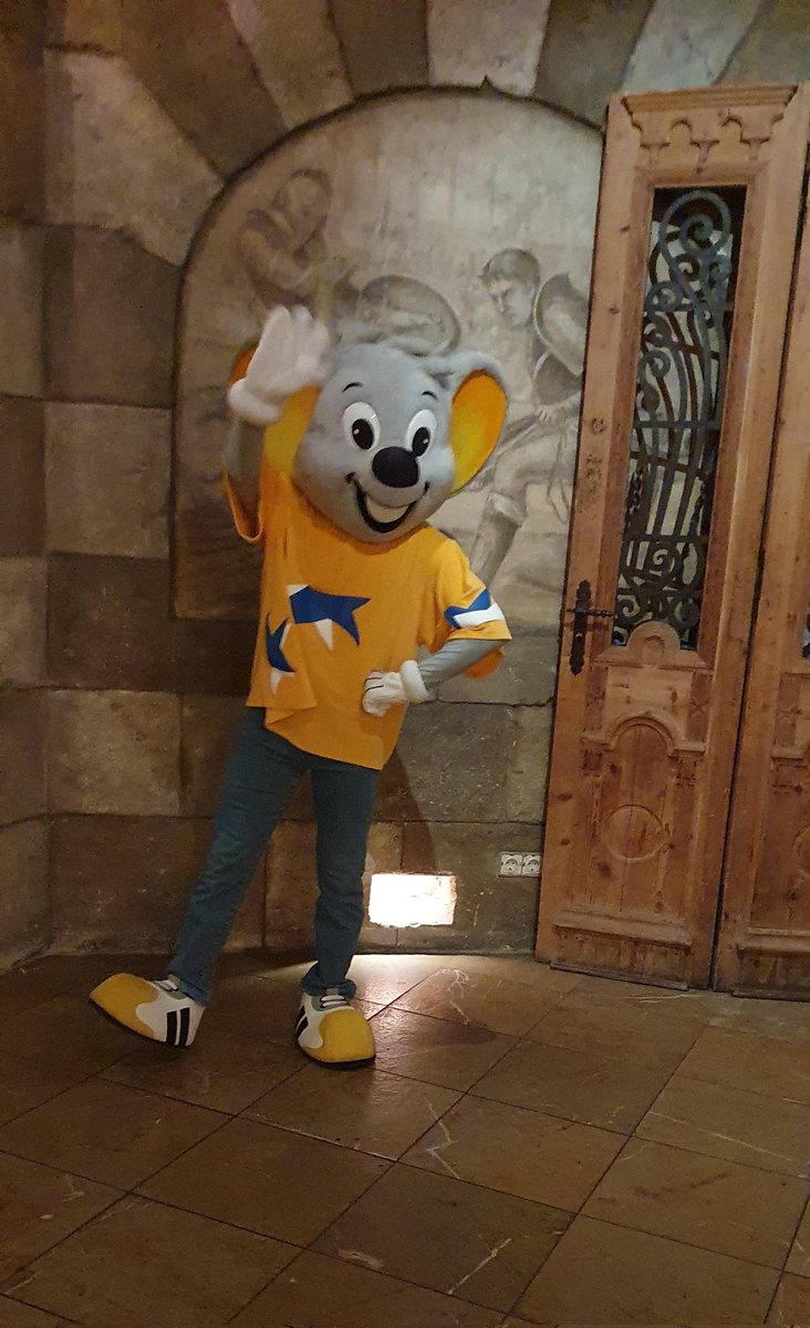 Mar_Rie_Mar's tweet photo. @Schattenhase1 #Photoctober
29 Sterne
"Flying Stars"heißen die 3 Sterne des Europapark Logos. https://t.co/kwFNeDiZOy