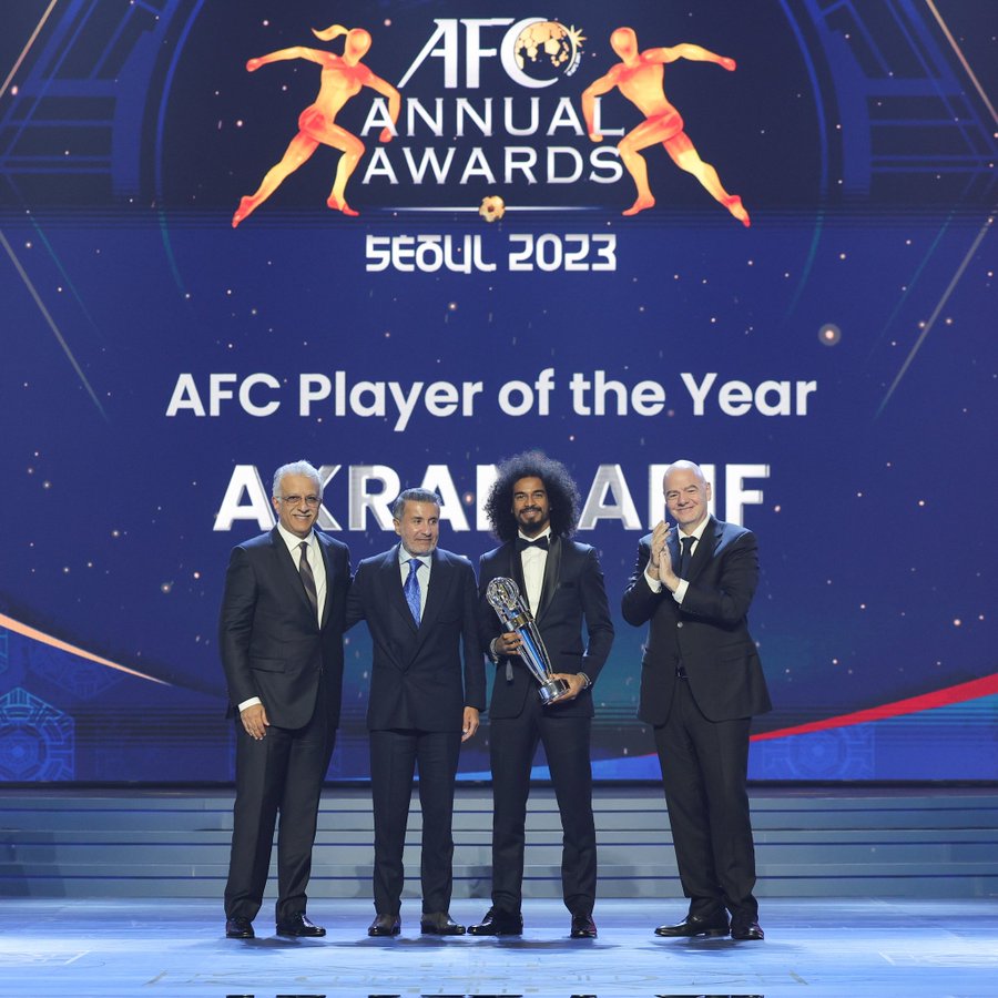 🚨 أكرم عفيف 🇶🇦 أفضل لاعب في آسيا 2023:

⬅️ أنا متوتر جدا أكثر من تسجيلي لثلاث ركلات ترجيح في نهائي كأس آسيا 2023

⬅️ أحاول أن أحصل على الجائزة للمرة الـ3⃣ وأعدكم أن تكون ختامية